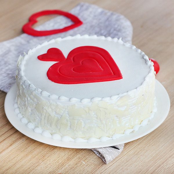 Hearticious Vanilla Cream Cake